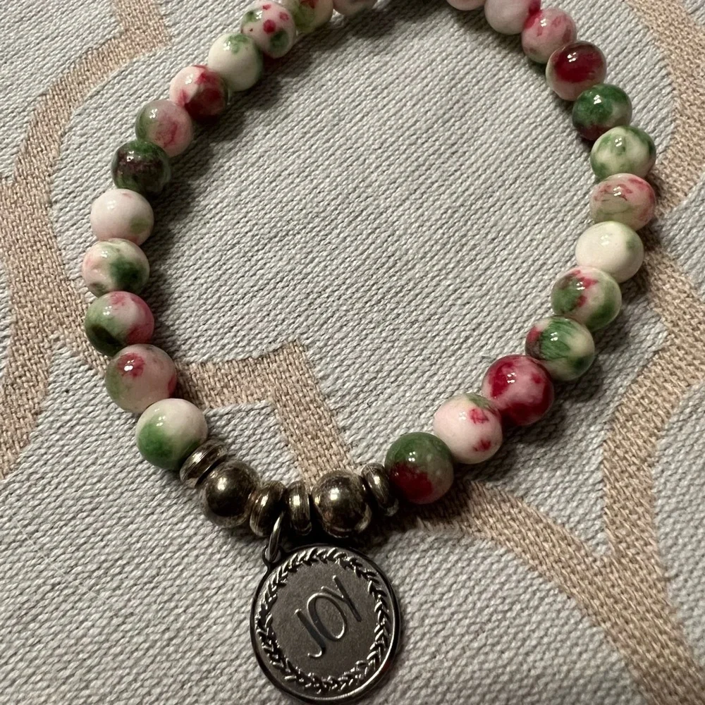 T Janelle HELP Joy Beaded Bracelet - Red, Green, White Swirl Christmas​ - Picture 4 of 6